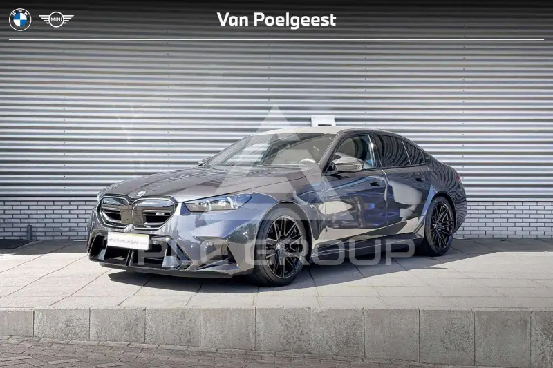 2025 BMW M5