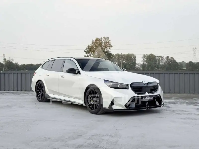2025 BMW M5