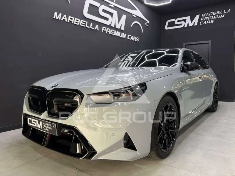 2025 BMW M5