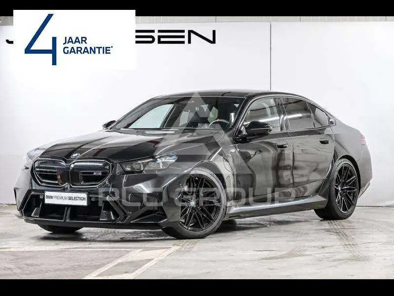 2025 BMW M5