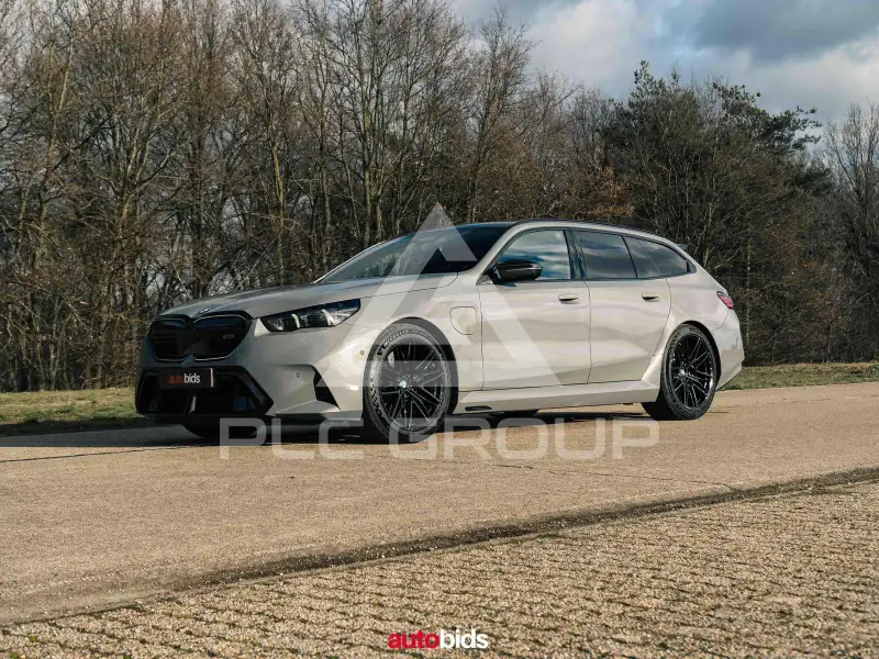 2025 BMW M5
