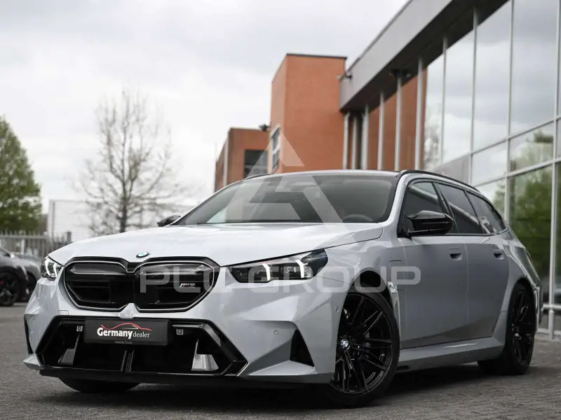 2025 BMW M5