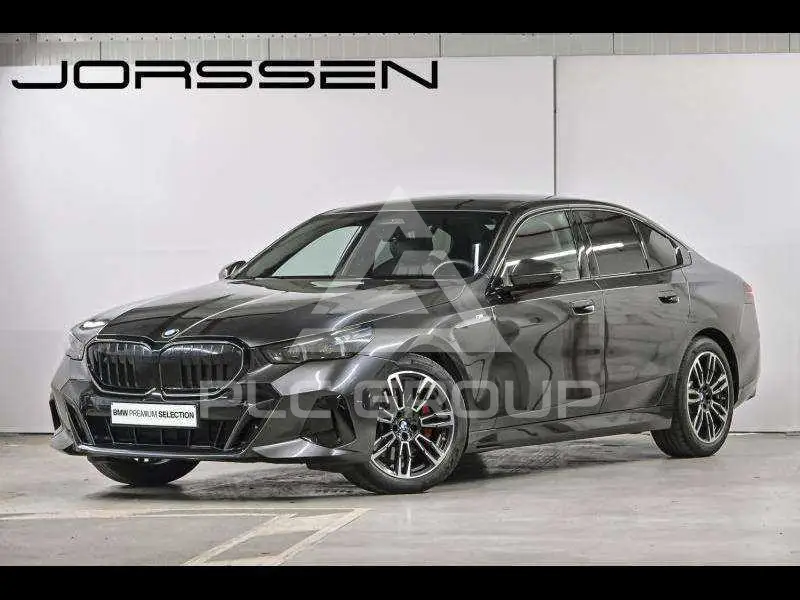 2025 BMW 520