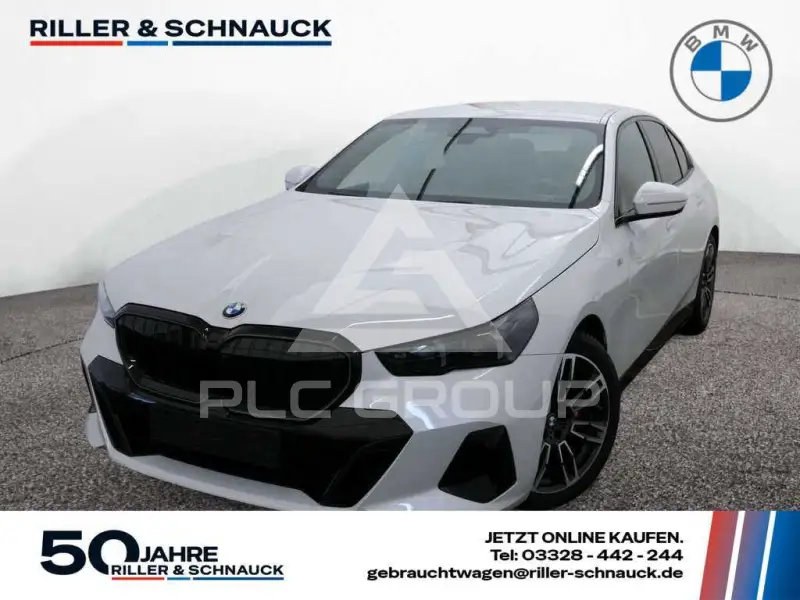 2025 BMW 520