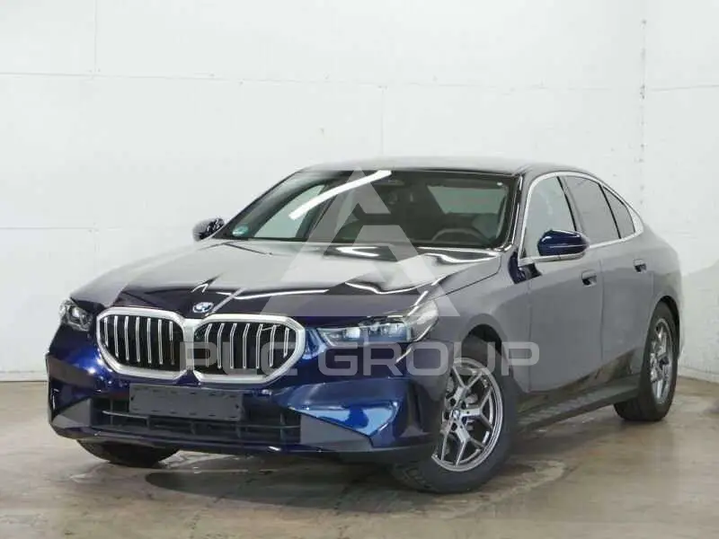 2025 BMW 520