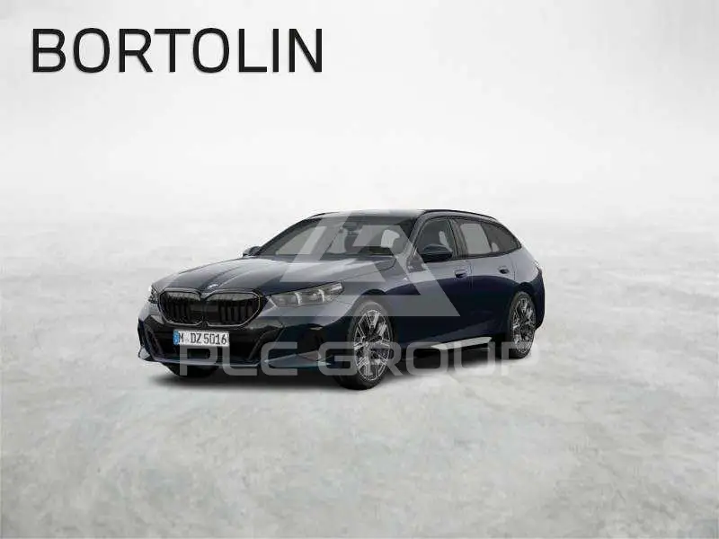 2025 BMW 520