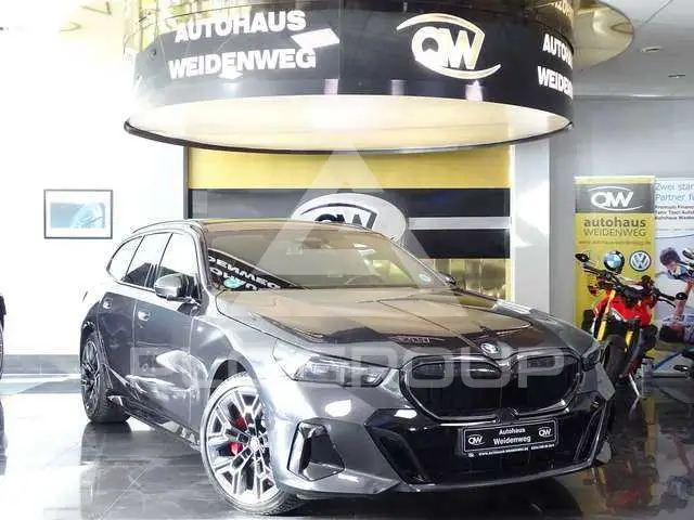 2025 BMW 520