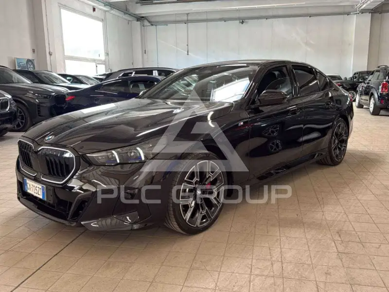2025 BMW 520