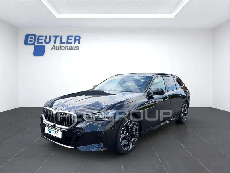 2025 BMW 520
