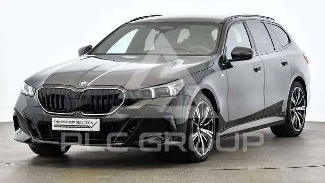 2025 BMW 520
