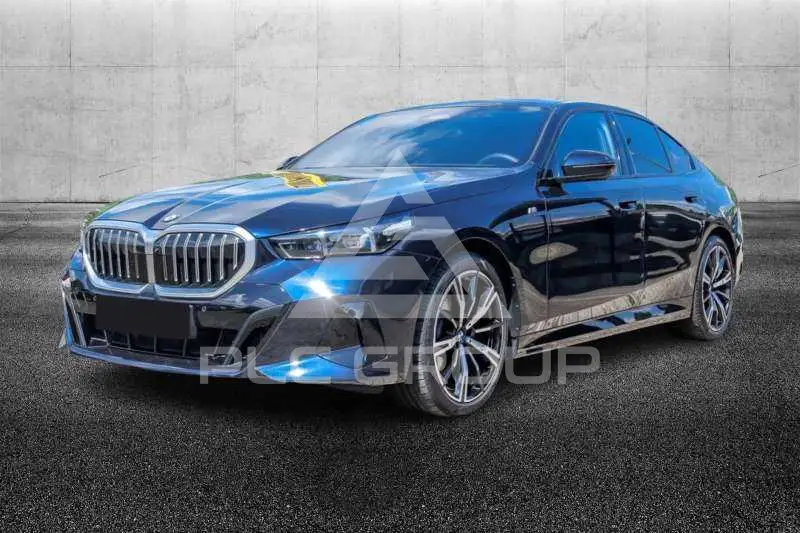 2024 BMW 520