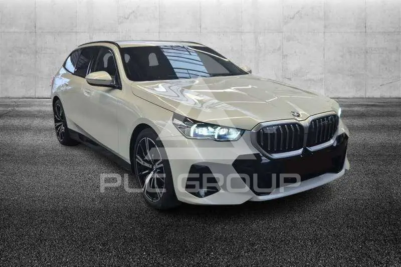 2025 BMW 520