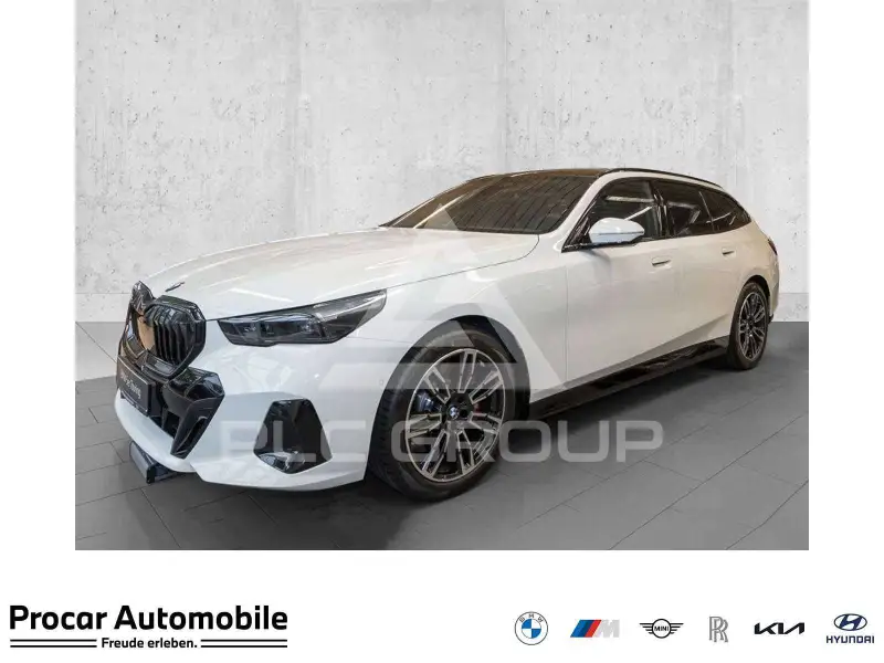 2025 BMW 520