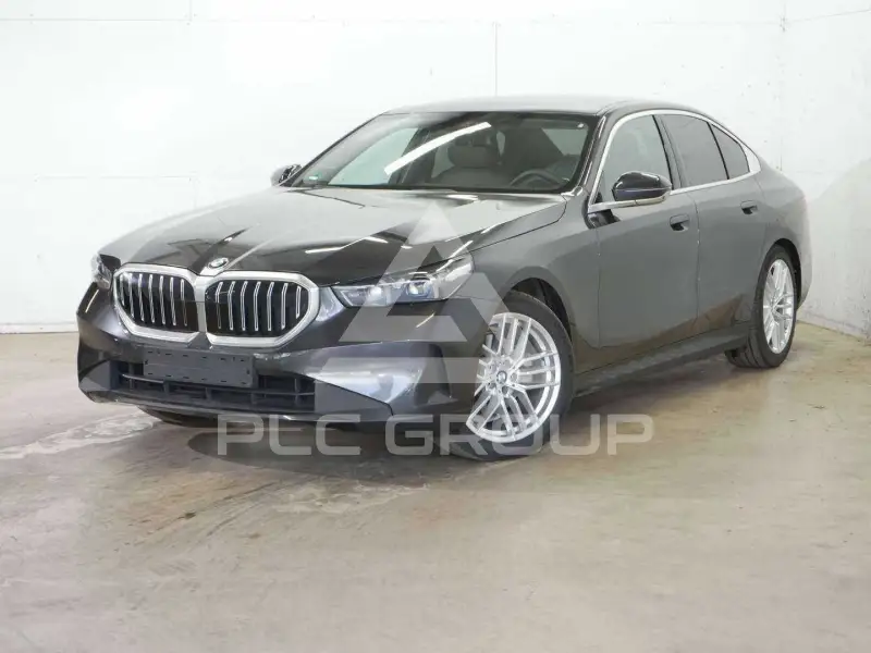 2025 BMW 520