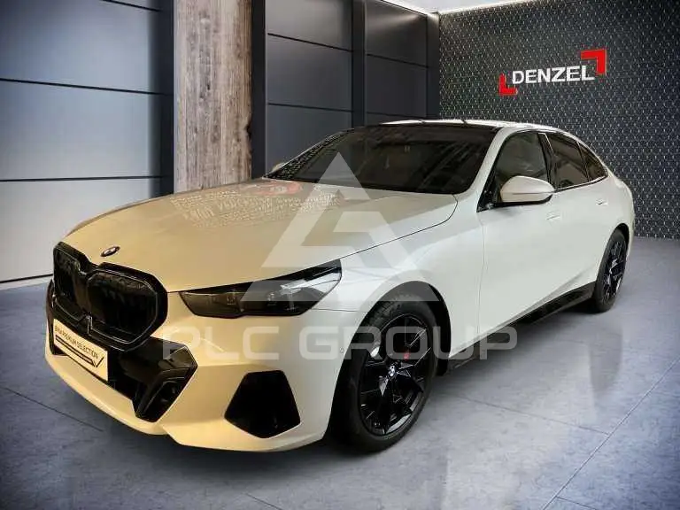 2025 BMW 520