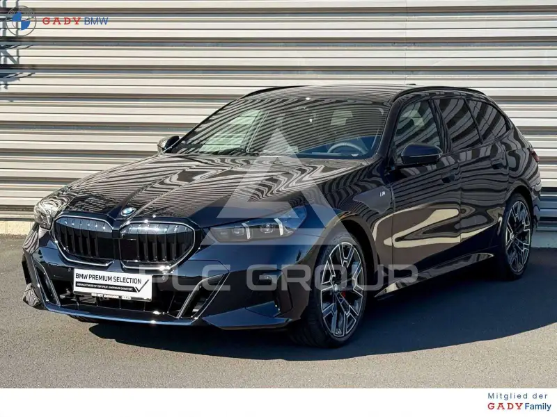 2025 BMW 520