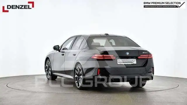 2025 BMW 520