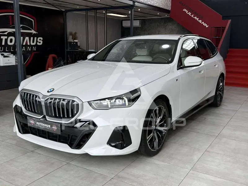2025 BMW 520