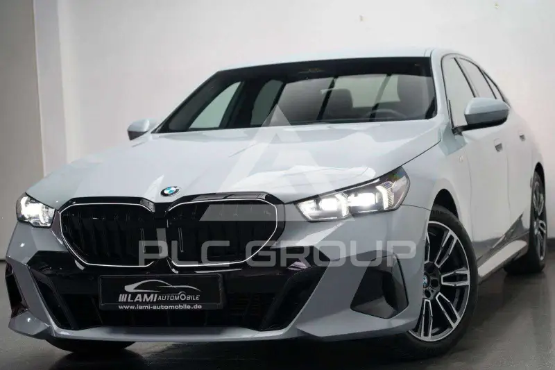 2025 BMW 520