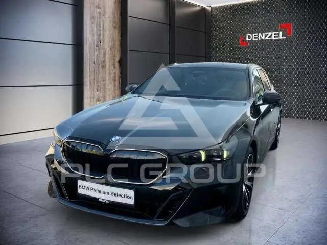 2025 BMW 520