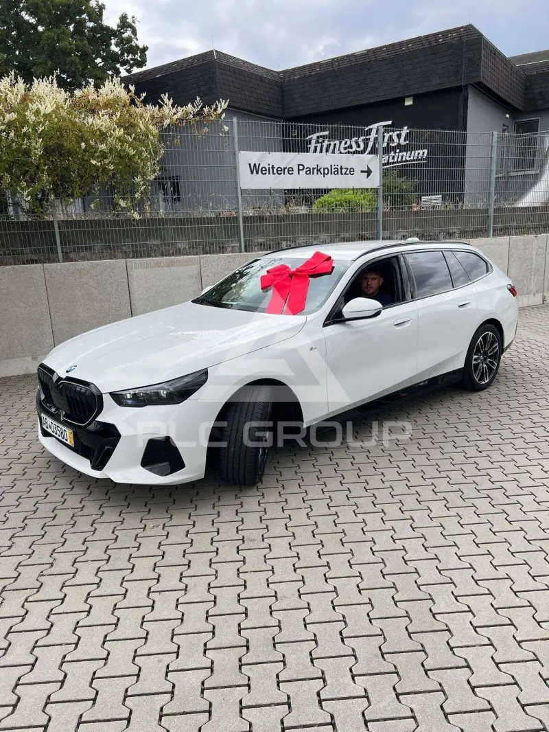 2025 BMW 520