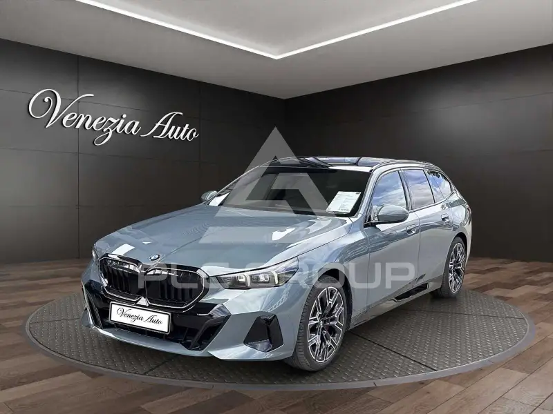 2025 BMW 520