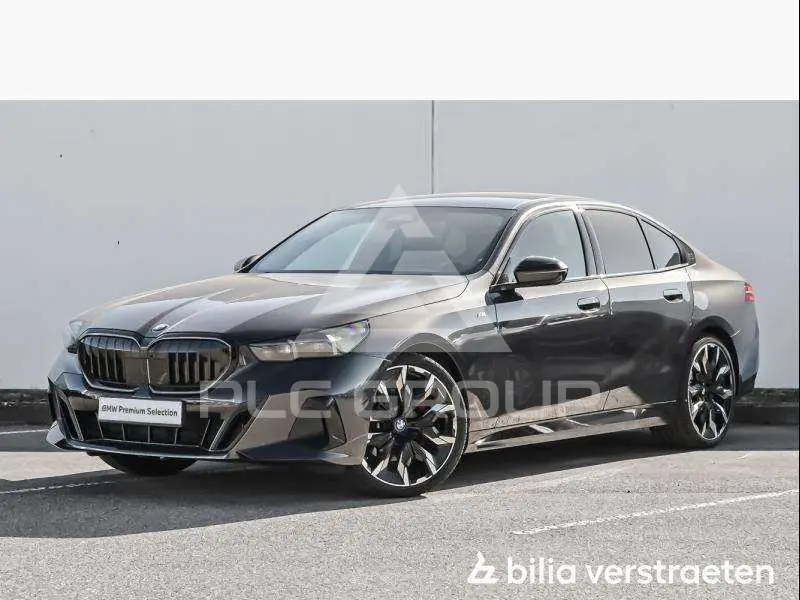2025 BMW 520