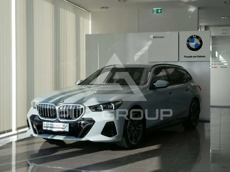2025 BMW 520