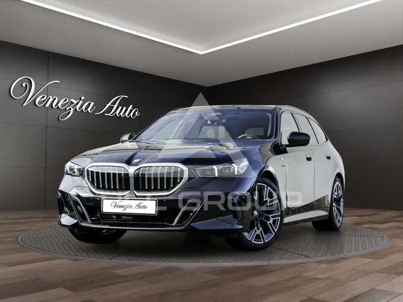 2025 BMW 520