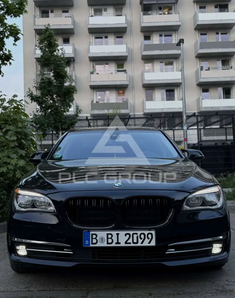 2025 BMW 730