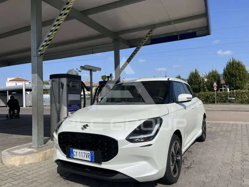 2025 Suzuki SWIFT