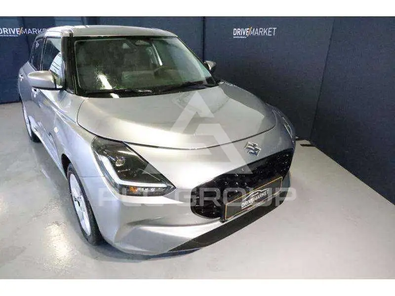 2025 Suzuki SWIFT