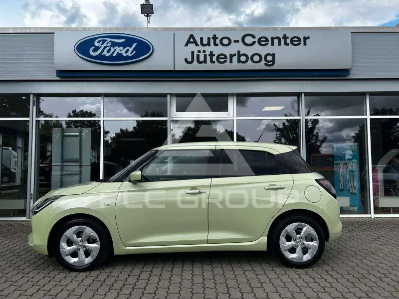 2025 Suzuki SWIFT