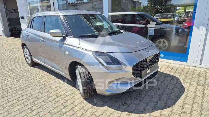 2025 Suzuki SWIFT