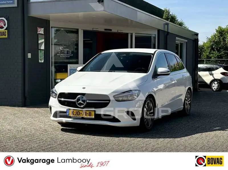 2025 Mercedes Benz B 200