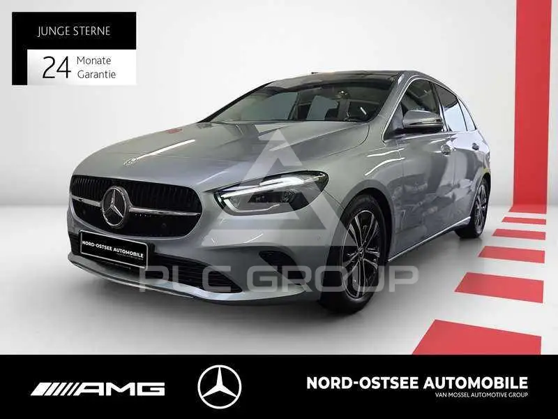 2025 Mercedes Benz B 200