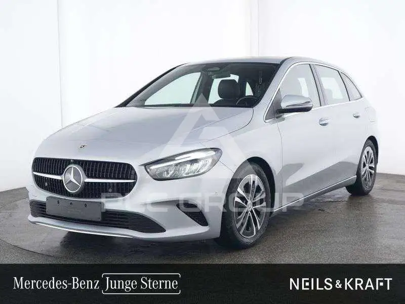 2025 Mercedes Benz B 200