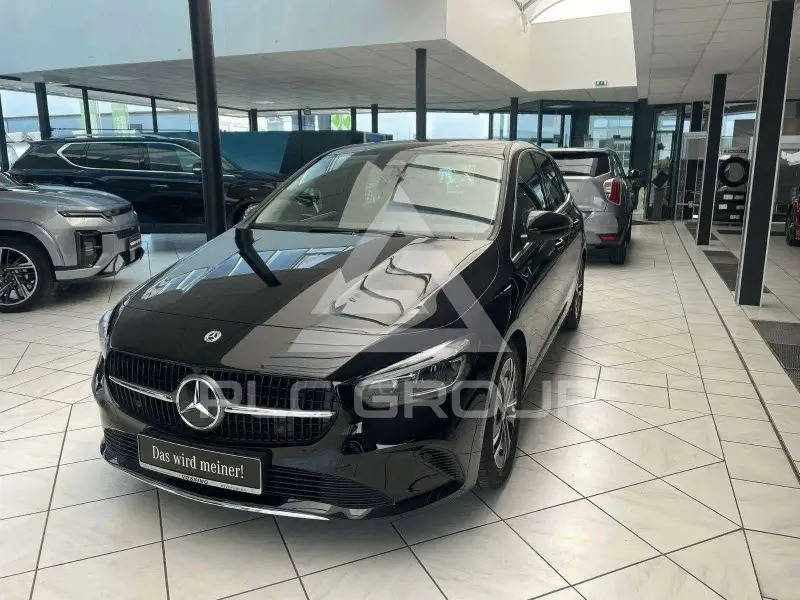 2025 Mercedes Benz B 200