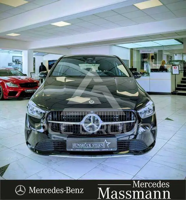 2025 Mercedes Benz B 200