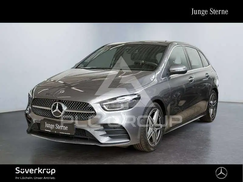 2025 Mercedes Benz B 200