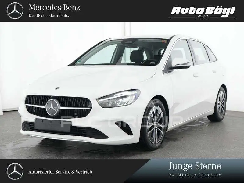 2025 Mercedes Benz B 200