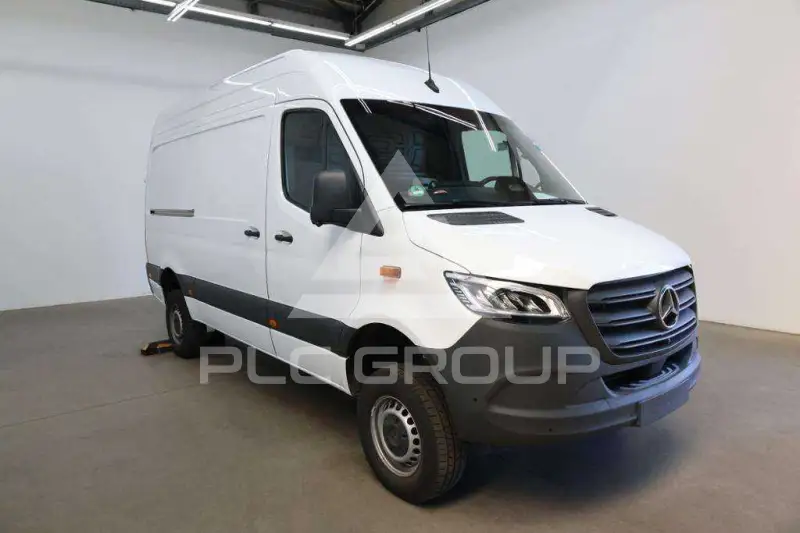 2025 Mercedes Benz Sprinter