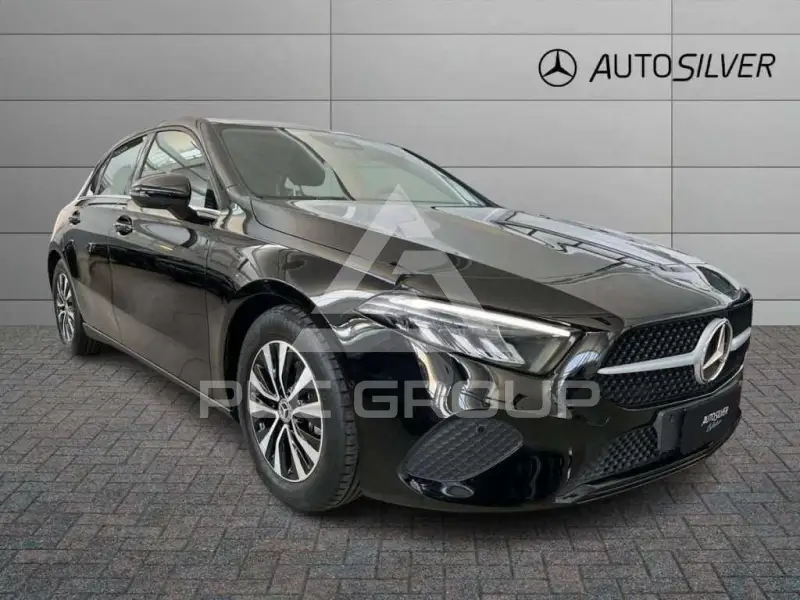 2025 Mercedes Benz A 180