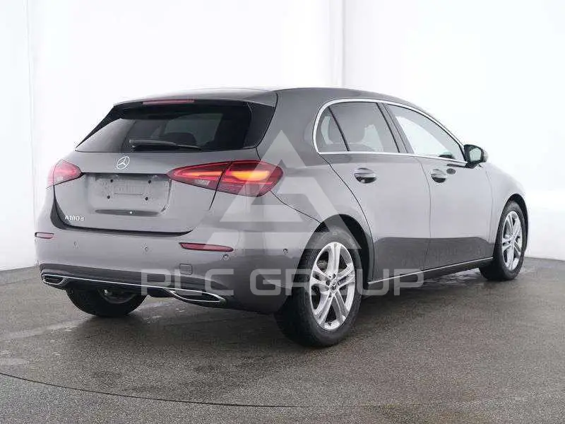 2025 Mercedes Benz A 180