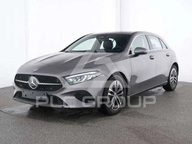 2025 Mercedes Benz A 180