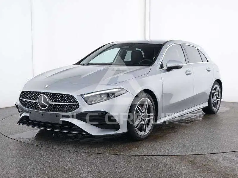2025 Mercedes Benz A 180