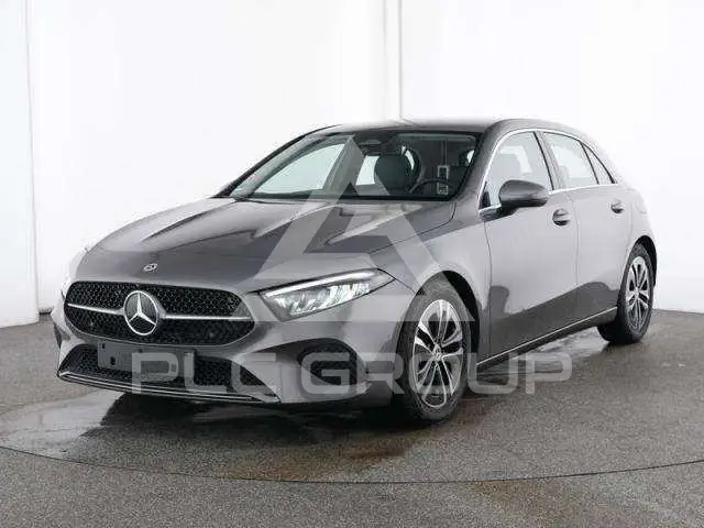 2025 Mercedes Benz A 180