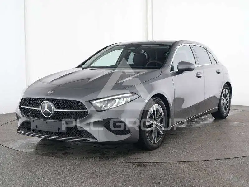 2025 Mercedes Benz A 200