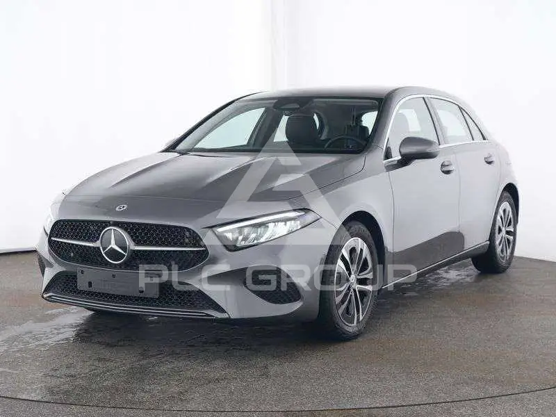 2025 Mercedes Benz A 200