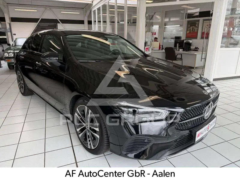 2025 Mercedes Benz CLA 220